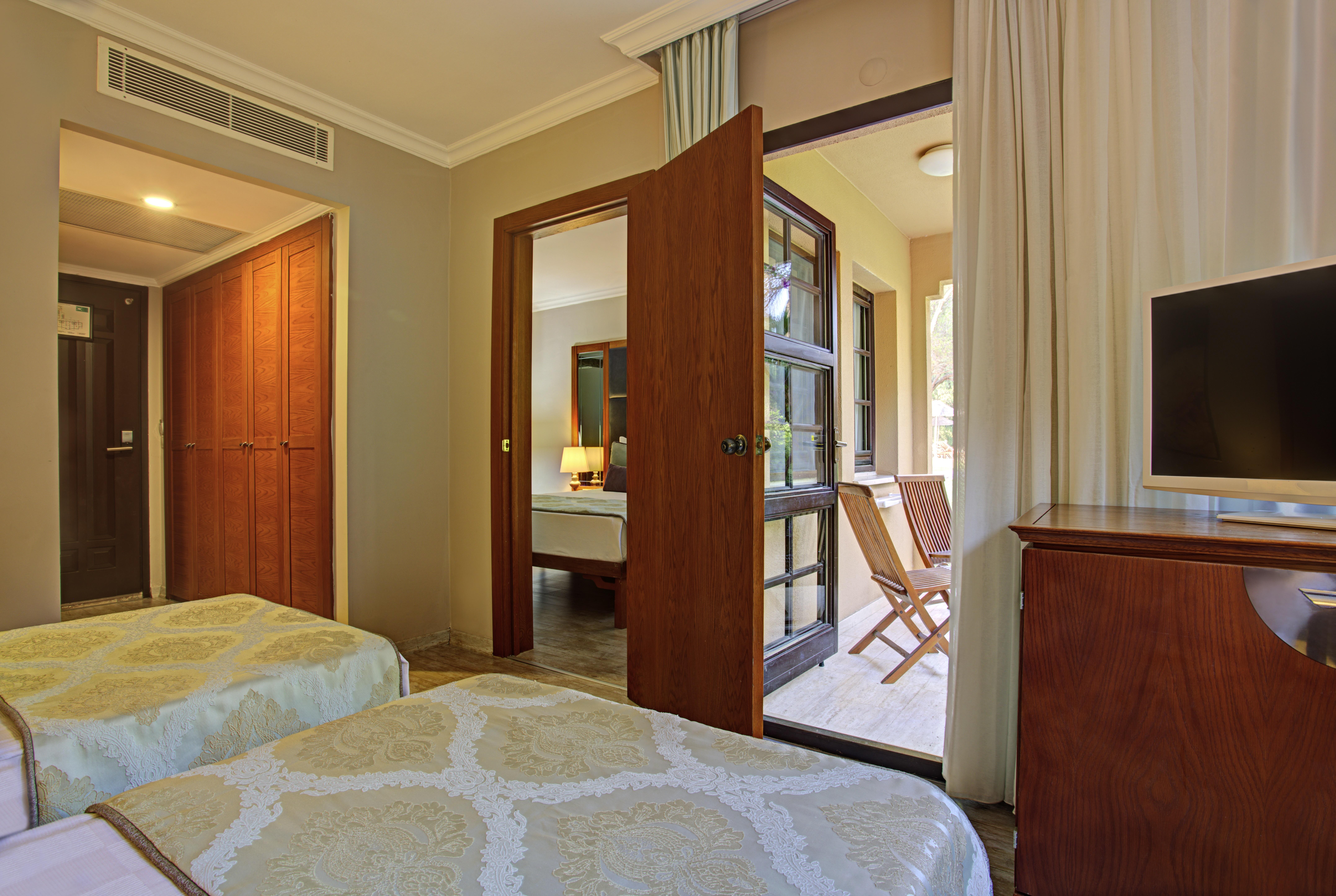 Asteria Family Resort Belek Antalia Esterno foto A room at the hotel