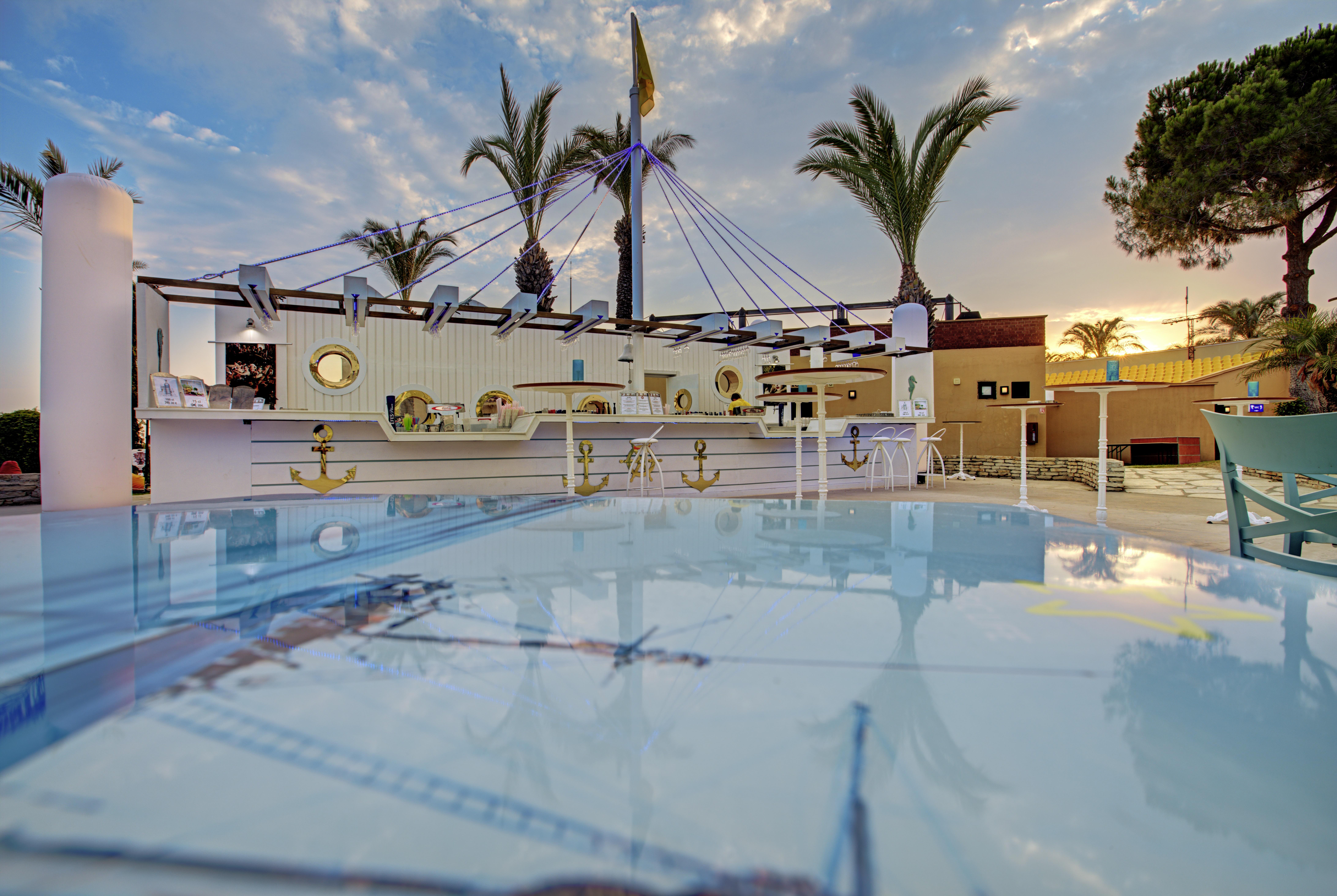 Asteria Family Resort Belek Antalia Esterno foto The pool at the hotel